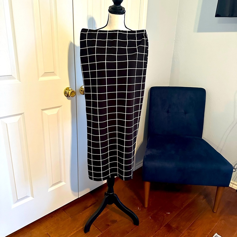 2 Long stretch skirts